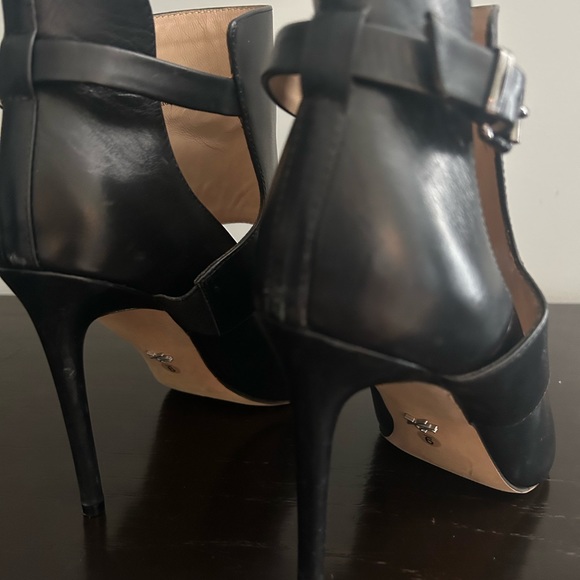 Kenneth Cole black unique heels Size 9 - Picture 8 of 10